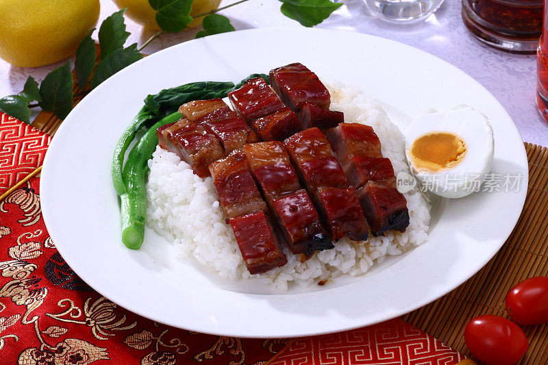 BBQ Pork with Honey Sauce (蜜汁叉烧) on rice